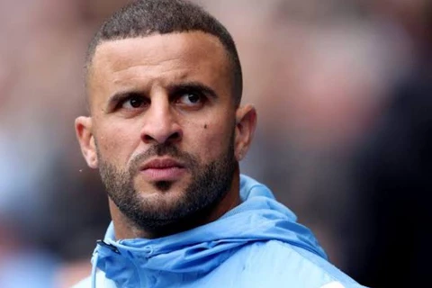 إبراهيموفيتش يكشف موقف ميلان من التعاقد مع كايل ووكر